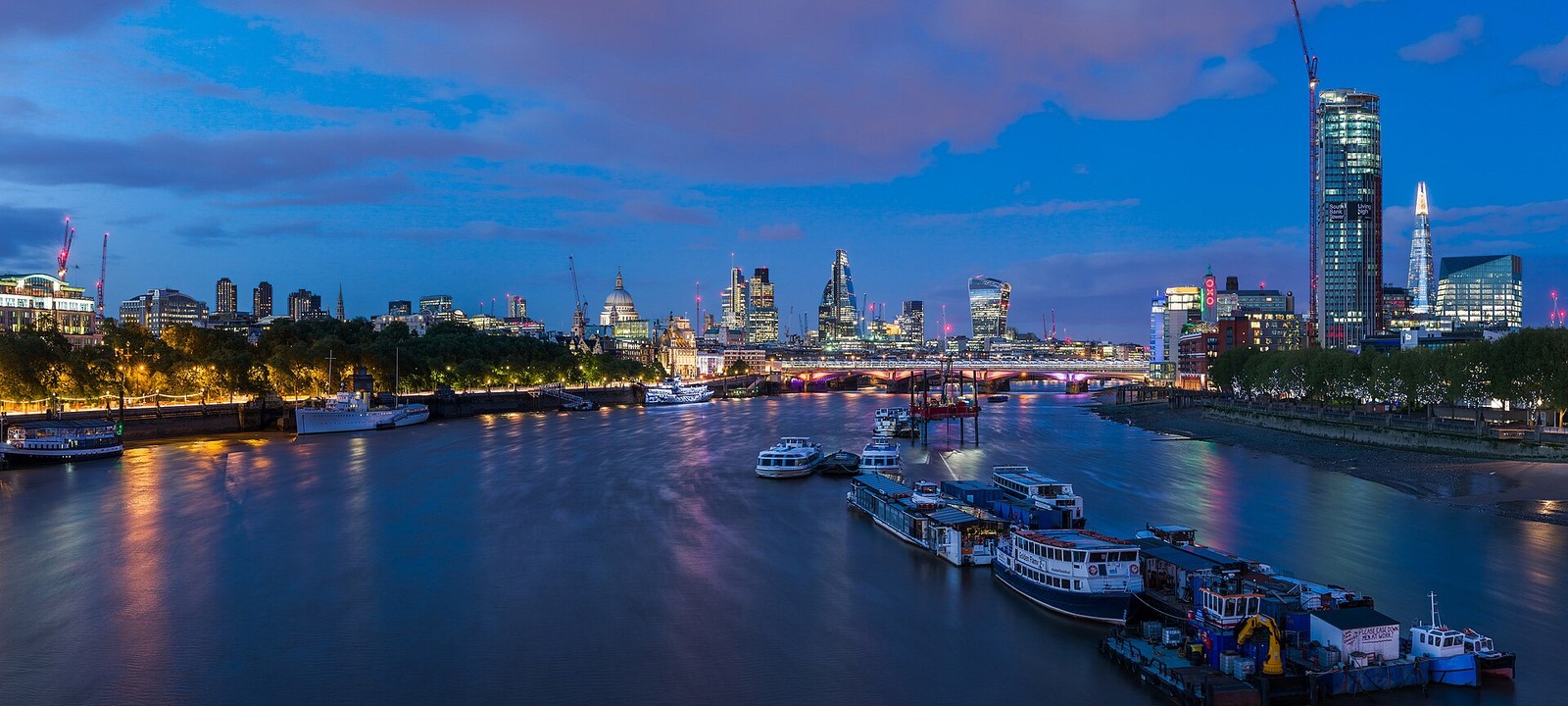 London skyline at dusk